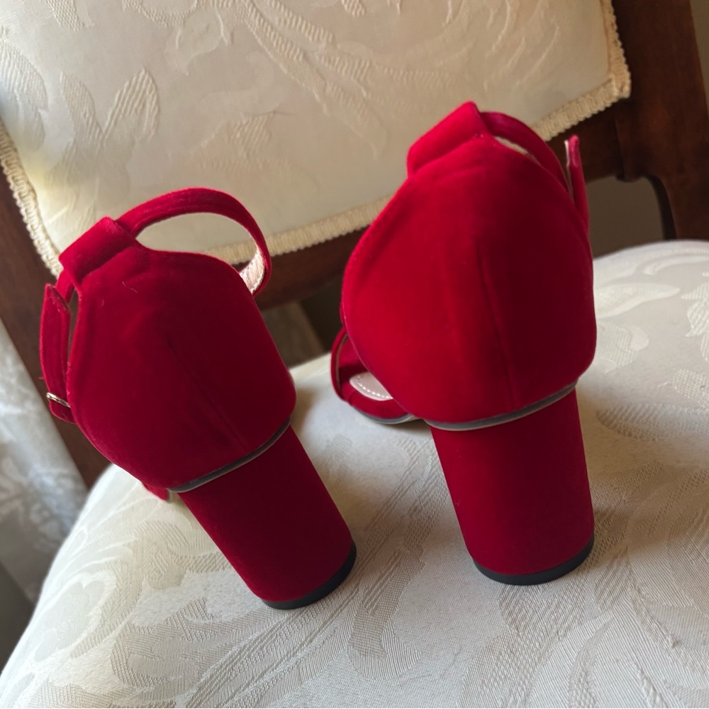 Red heels - Picture 2 of 6